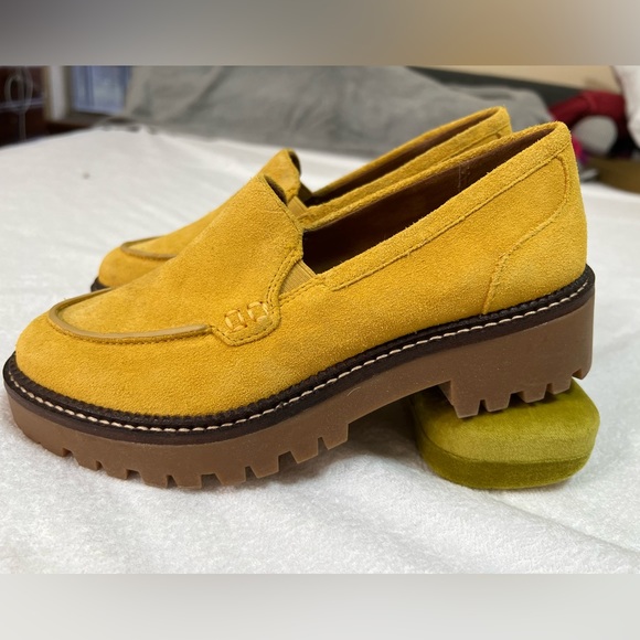 Caslon Shoes - Mustard yellow 5.5 leather loafers by Caslon